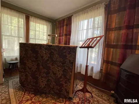 703 E Carroll St, Macomb, IL 61455 photo 5
