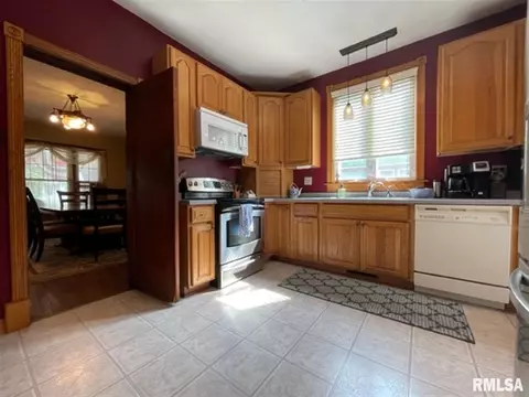 703 E Carroll St, Macomb, IL 61455 photo 13