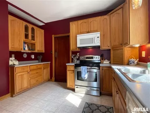 703 E Carroll St, Macomb, IL 61455 photo 15