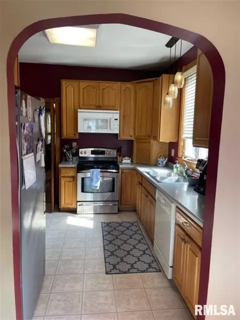 703 E Carroll St, Macomb, IL 61455 photo 12
