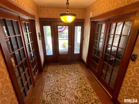 703 E Carroll St, Macomb, IL 61455 photo 3