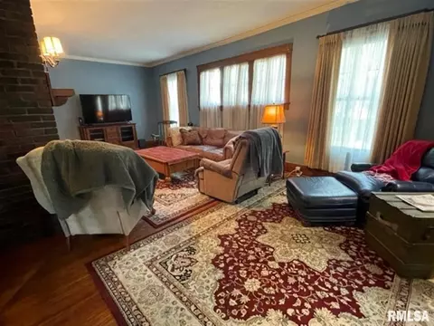 703 E Carroll St, Macomb, IL 61455 photo 7
