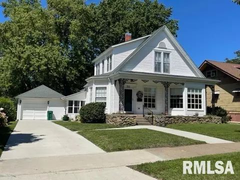 312 S Lafayette St, Macomb, IL 61455
