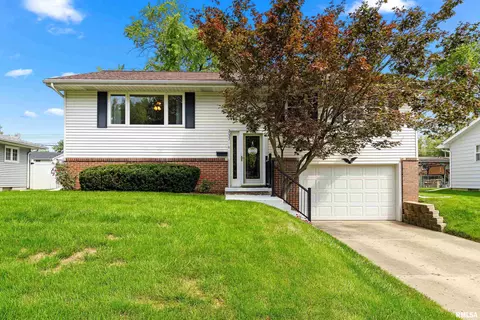 2027 W Newman Pkwy, Peoria, IL 61604