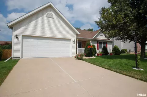 4111 W Carrousel Ln, Peoria, IL 61615
