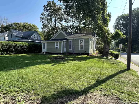 532 S Johnson St, Macomb, IL 61455 photo 3