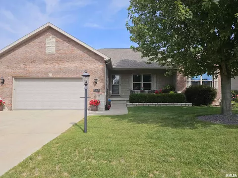 2519 W Stonehenge Ct, Peoria, IL 61615