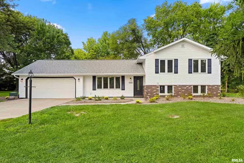 11702 N State Route 40, Dunlap, IL 61525