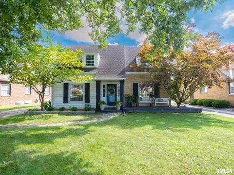 810 W Stratford Dr, Peoria, IL 61614