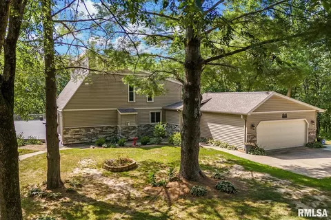 20513 N Deer Bluffs Dr, Chillicothe, IL 61523