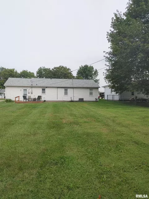 402 Devonshire Rd, Washington, IL 61571 photo 2