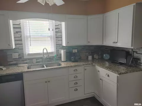 402 Devonshire Rd, Washington, IL 61571 photo 15