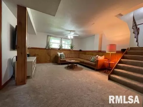 201 Meadow Dr, Macomb, IL 61455 photo 12