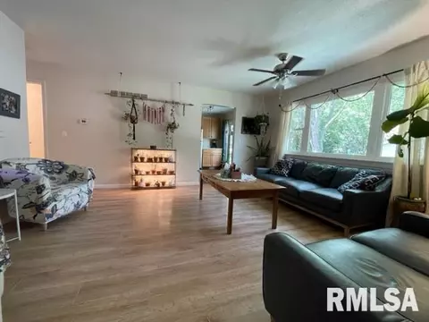201 Meadow Dr, Macomb, IL 61455 photo 7