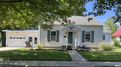220 Franklin St, Rushville, IL 62681