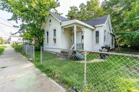 308 S Webster St, Peoria, IL 61605