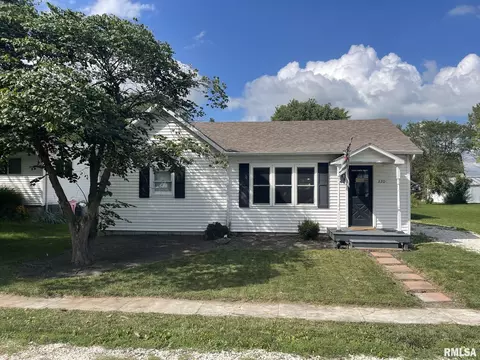 320 W State St, Good Hope, IL 61438