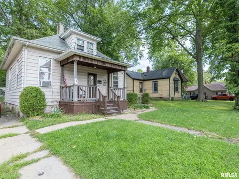 1108 S 3rd St, Pekin, IL 61554