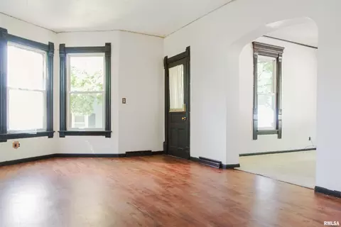 408 E 4th St, Delavan, IL 61734 photo 8