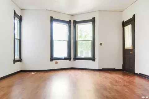 408 E 4th St, Delavan, IL 61734 photo 7