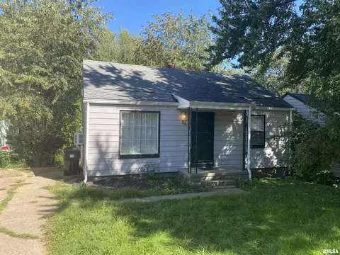 316 S Highland Ave, Creve Coeur, IL 61610