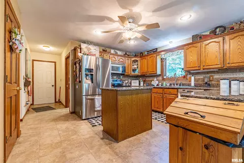9100 S Terry Rd, Mapleton, IL 61547 photo 7