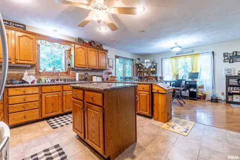 9100 S Terry Rd, Mapleton, IL 61547 photo 8