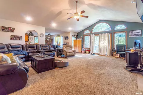 9100 S Terry Rd, Mapleton, IL 61547 photo 3