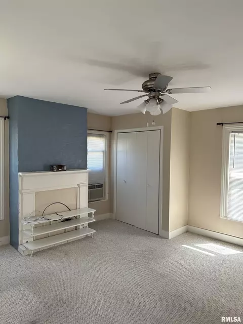 108 E College Ave, Eureka, IL 61530 photo 13