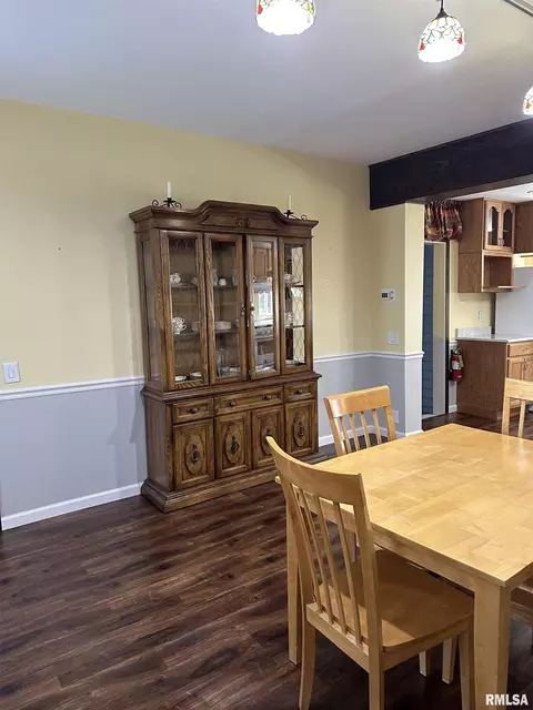108 E College Ave, Eureka, IL 61530 photo 9