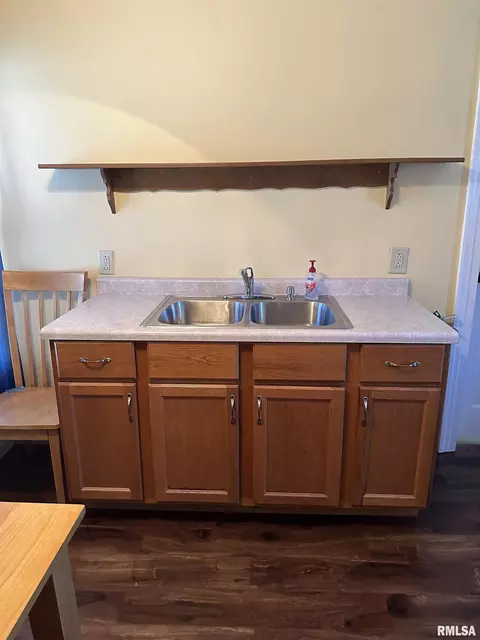 108 E College Ave, Eureka, IL 61530 photo 11