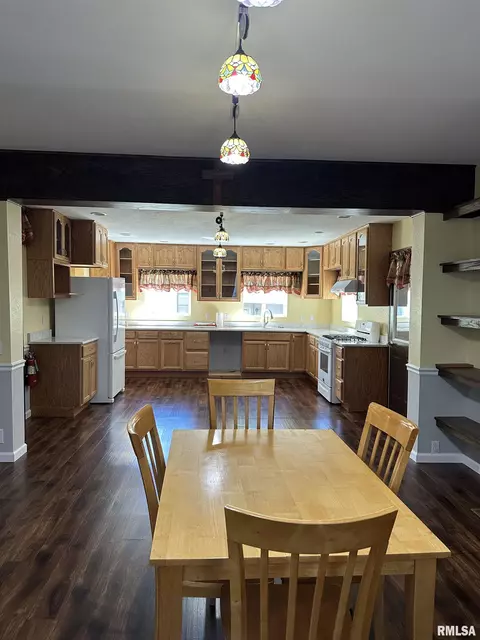 108 E College Ave, Eureka, IL 61530 photo 10