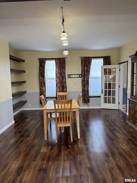 108 E College Ave, Eureka, IL 61530 photo 7