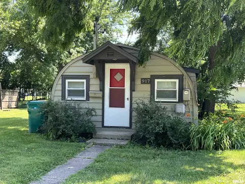 917 W Piper St, Macomb, IL 61455