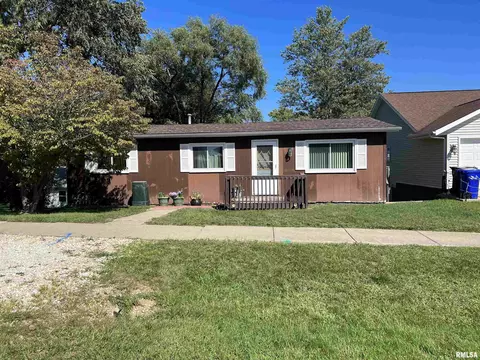 416 N Pekin Ln, Hanna City, IL 61536