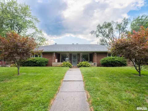 2201 Glendale Ave, Pekin, IL 61554
