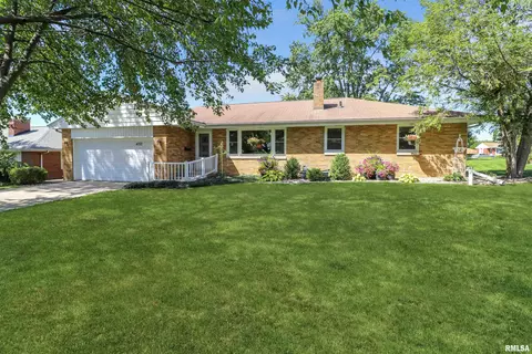 4733 N Laurel Dr, Peoria, IL 61614