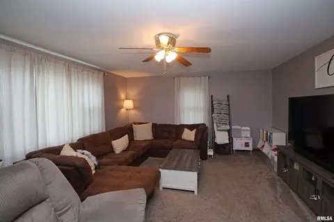 220 Murphy Ln, Metamora, IL 61548 photo 5