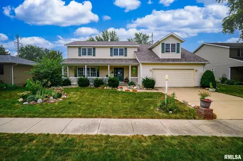 1320 W Walnut St, Chillicothe, IL 61523