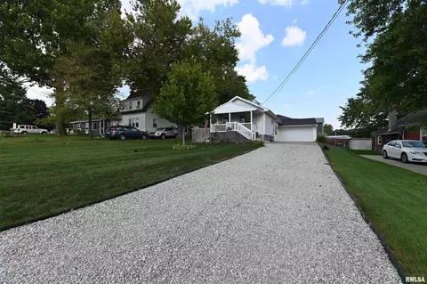 116 Hawthorne Cir, Creve Coeur, IL 61610