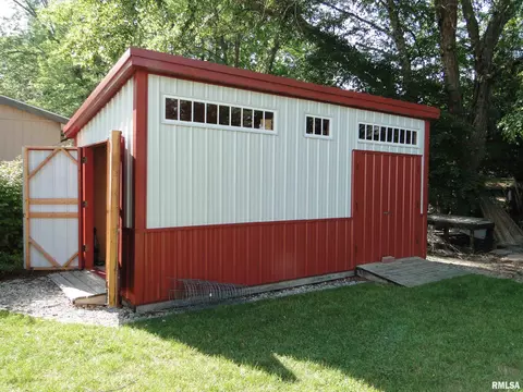 8 Indian Trl, Macomb, IL 61455 photo 4