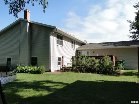 8 Indian Trl, Macomb, IL 61455 photo 2