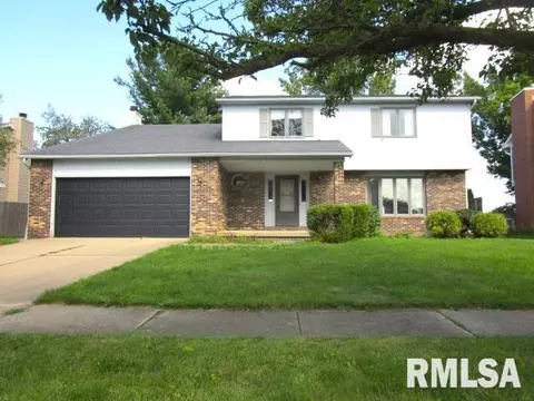 22 Gloucester Cir, Bloomington, IL 61704