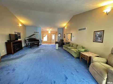 1131 N Nofsinger Rd, Metamora, IL 61548 photo 8