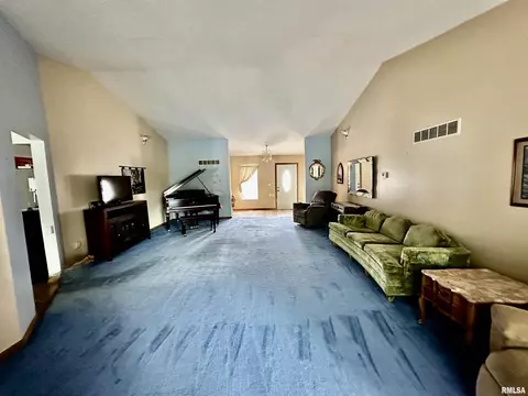 1131 N Nofsinger Rd, Metamora, IL 61548 photo 9
