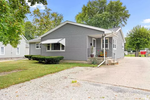 206 S West St, Knoxville, IL 61448