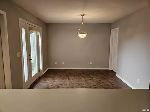225 Scotch Pine Dr, Macomb, IL 61455 photo 12