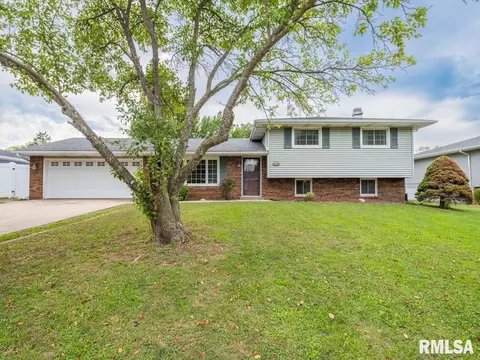 105 Circuit Ct, East Peoria, IL 61611