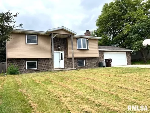 623 S Prairie St, Metamora, IL 61548