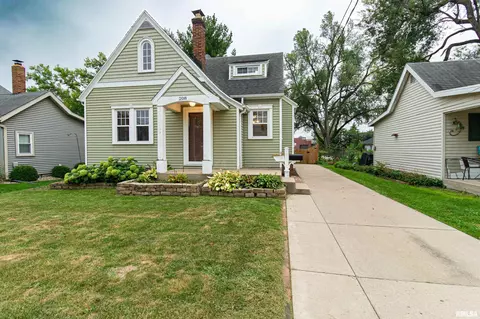 208 W Pershing St, Morton, IL 61550